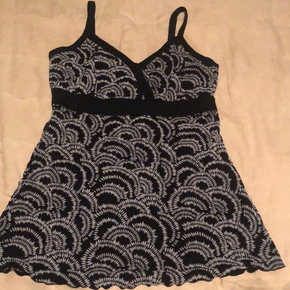 Super flattering top!